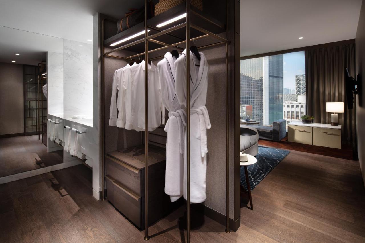 The Hari Hong Kong Hotel Exterior photo A guest room at The Hari