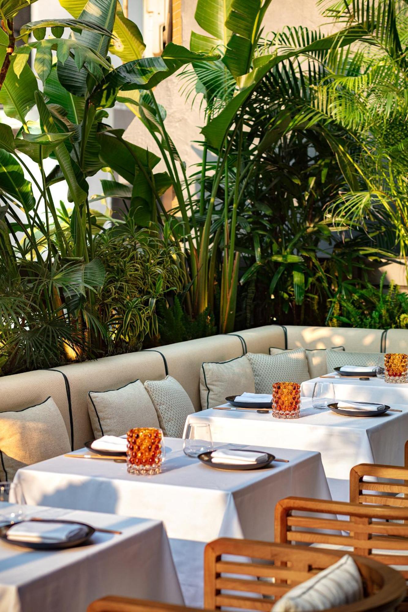 The Hari Hong Kong Hotel Exterior photo The Terrace